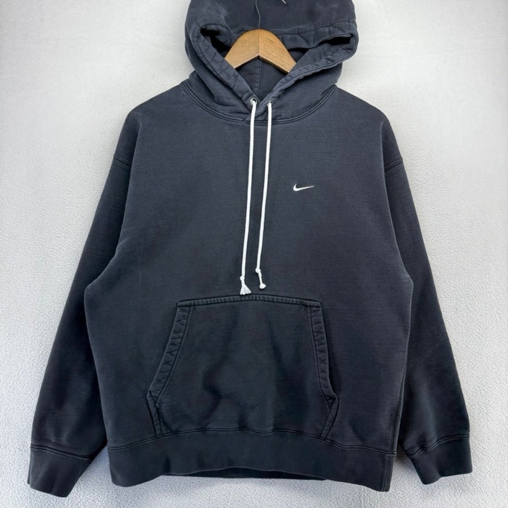 Nike Hoodie Mens Medium Black Solo Swoosh Pullover Heavyweight EmbroideredLogo